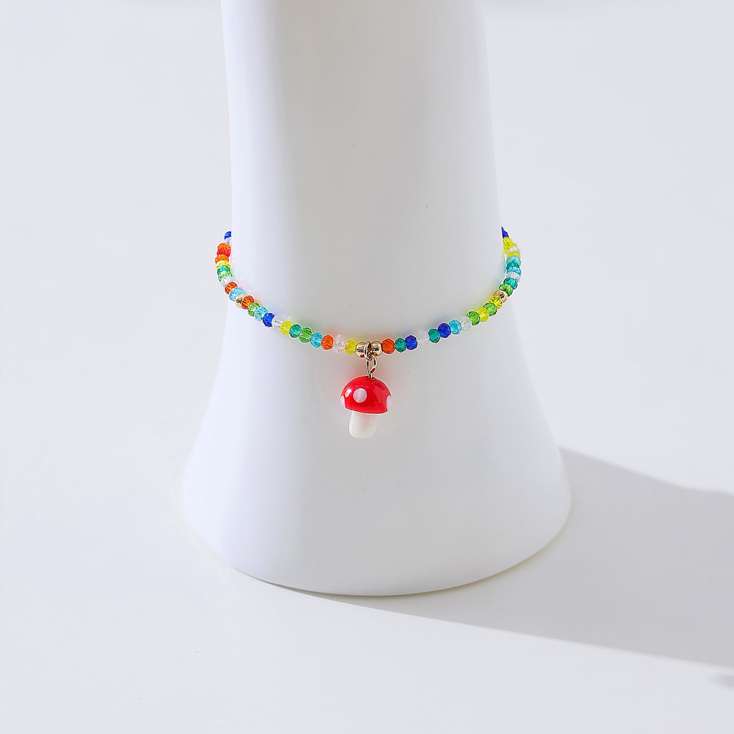 Vibrant Elastic Beaded Bracelet with Colorful Glass Mushroom Charms - Trendy and Versatile Accessory for Women and Girls