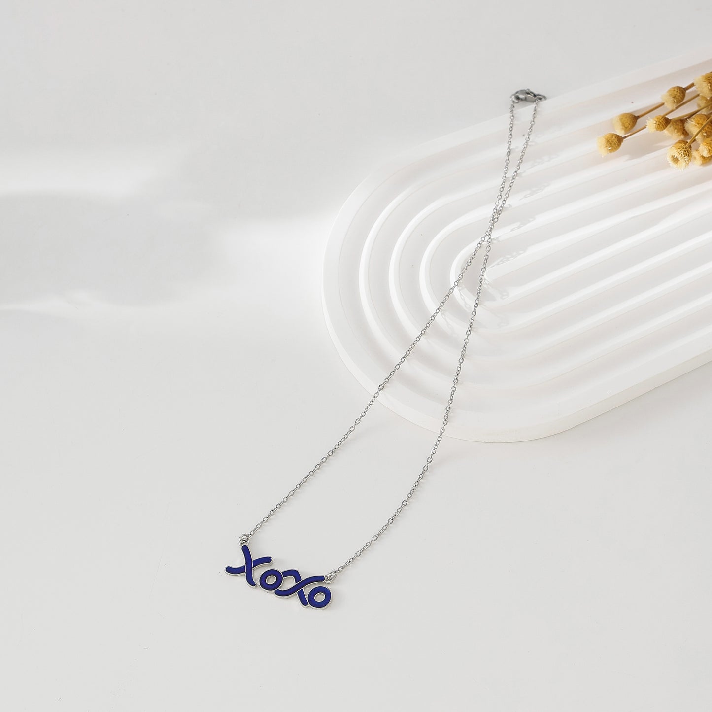 Charming "XOXO" Mood - Inspired Silver Chain Necklace for Women