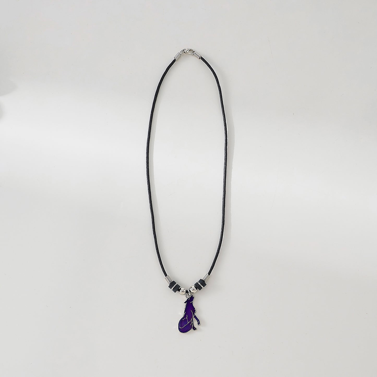 Mood wolf necklace