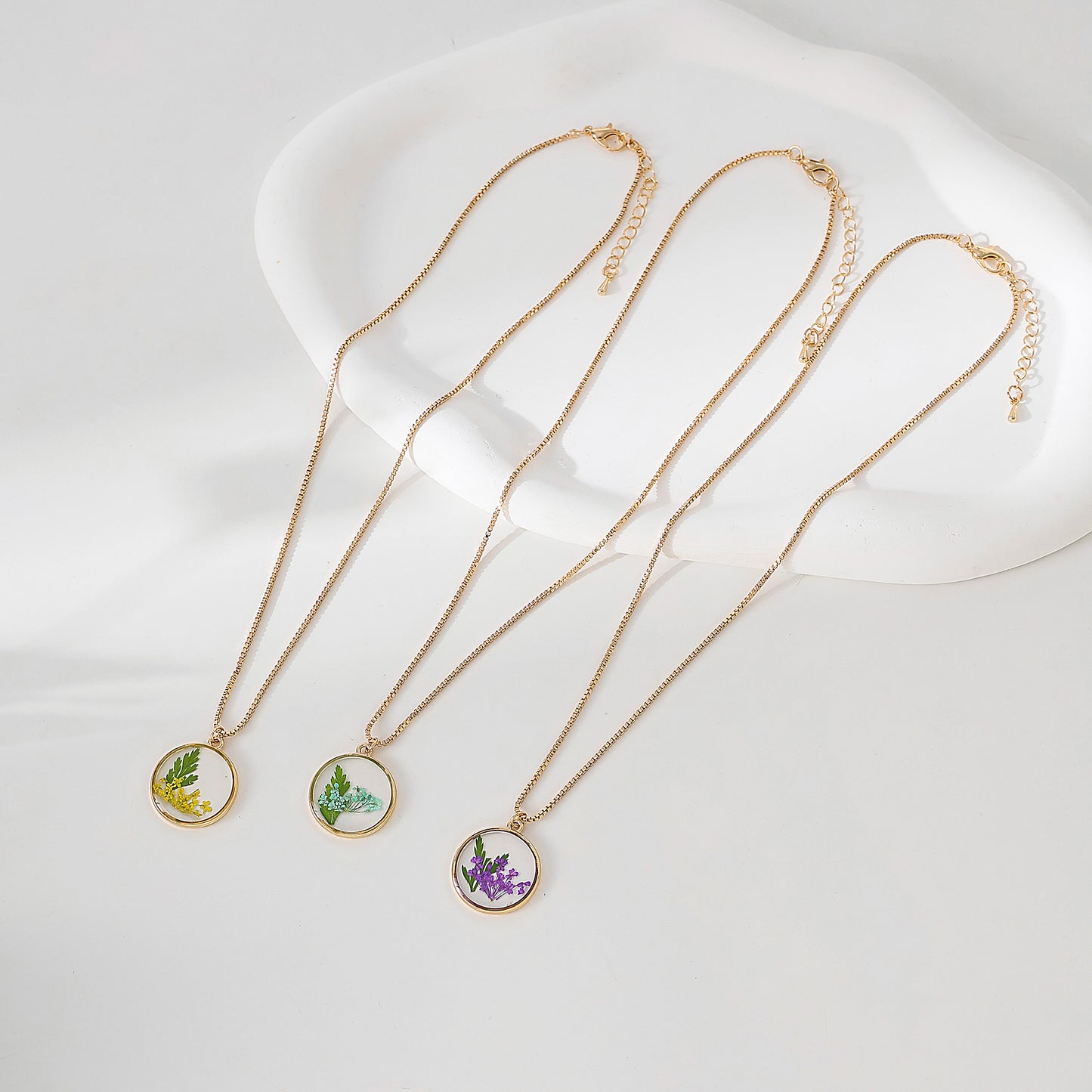 pressed flowers on golden chain Necklace