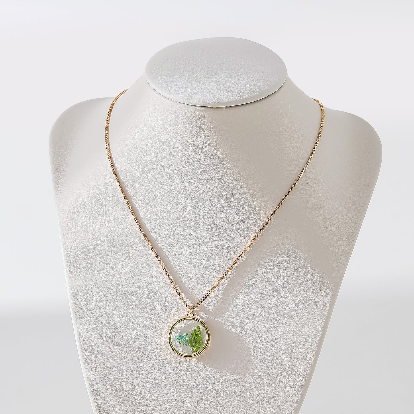 pressed flowers on golden chain Necklace