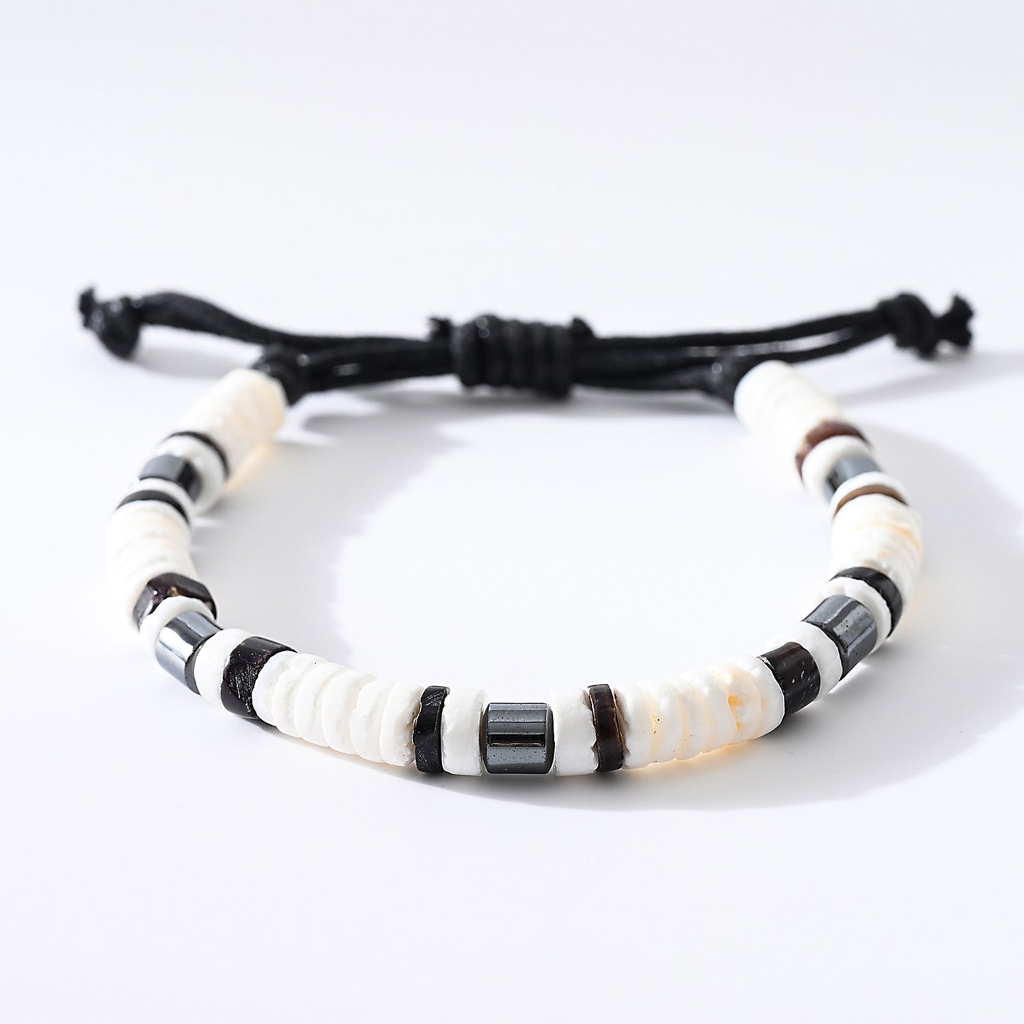1pc Unisex Minimalist Bracelet, Contemporary Chic Style With White Shell & Black Accent Beads, Adjustable Rope Design, Casual/Everyday Wear