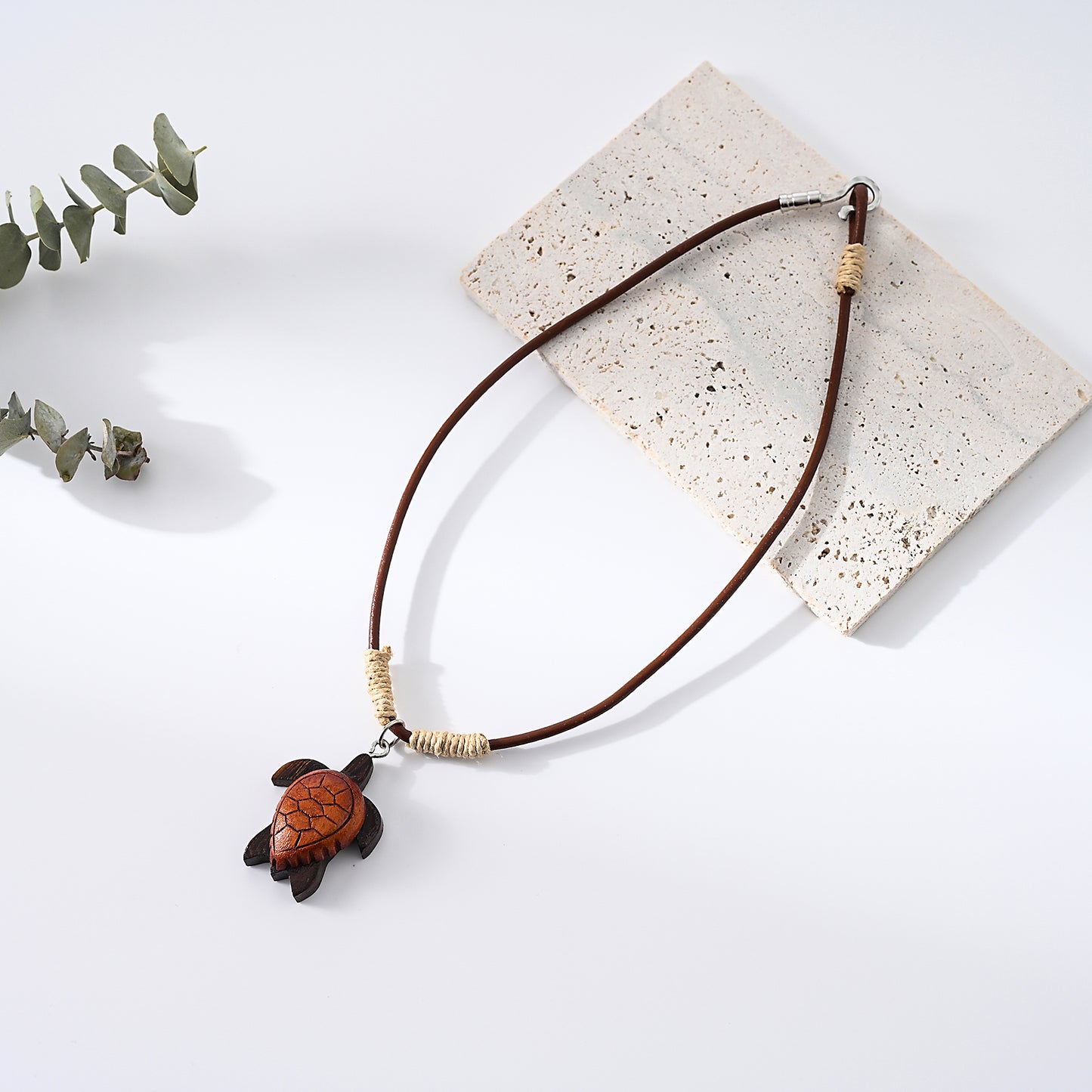 1pc Rustic Boho Necklace, Wood Turtle Pendant & Leather Cord, Woven Jute Accents, Unisex Summer Vacation/Beach Party/Casual Gift