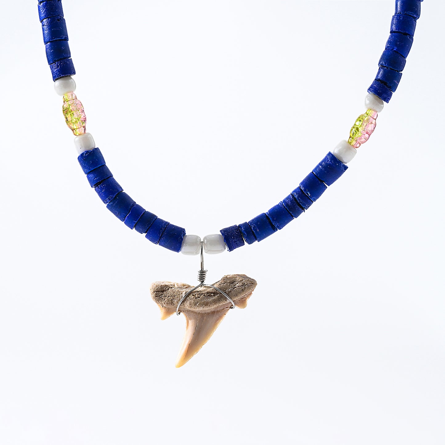 1pc Boho Beach Necklace, Shark Tooth & Iridescent Beads (Black/Brown/Blue/Cream), Colorful Accents, Unisex Summer Vacation/Beach Party/Layering Gift