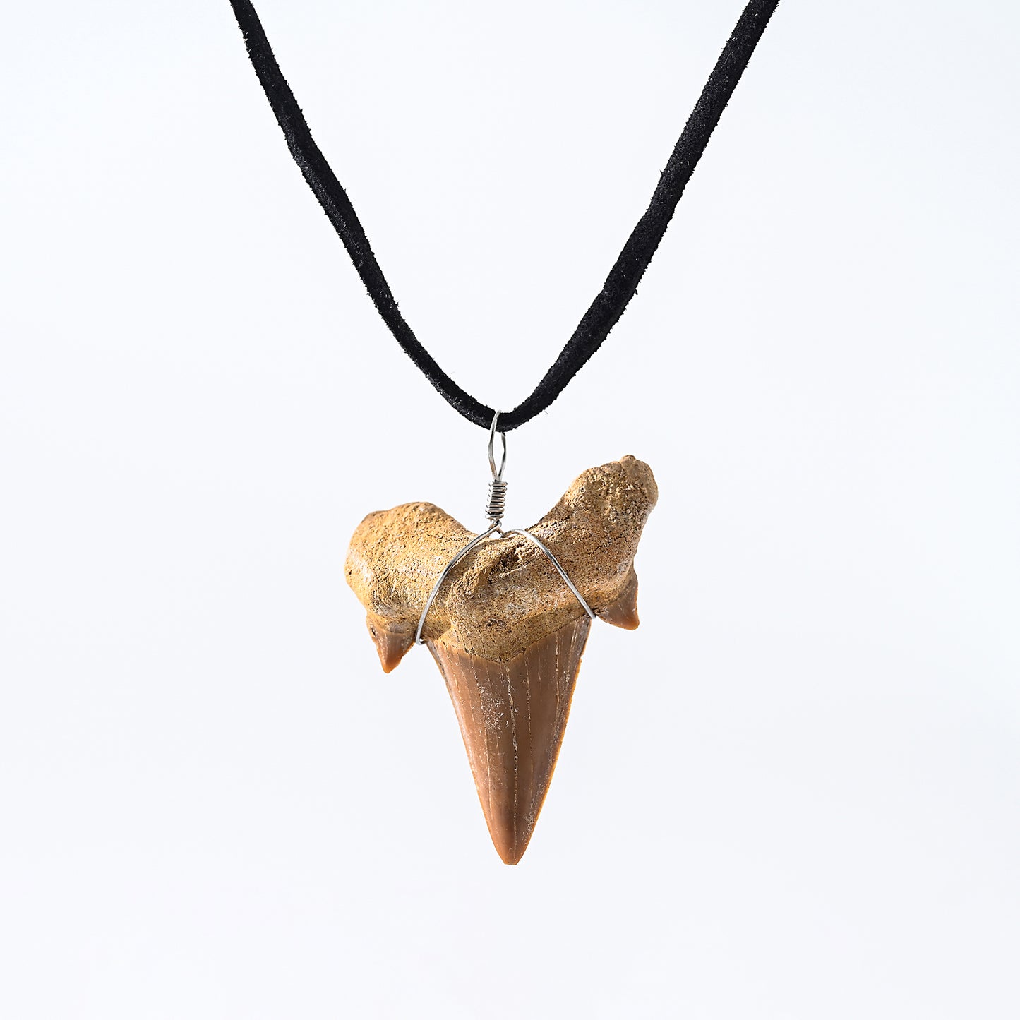 1pc Boho Beach Necklace, Shark Tooth & Leather Cord, Natural Fossil Pendant, Unisex Summer Vacation/Beach Party/Casual Gift