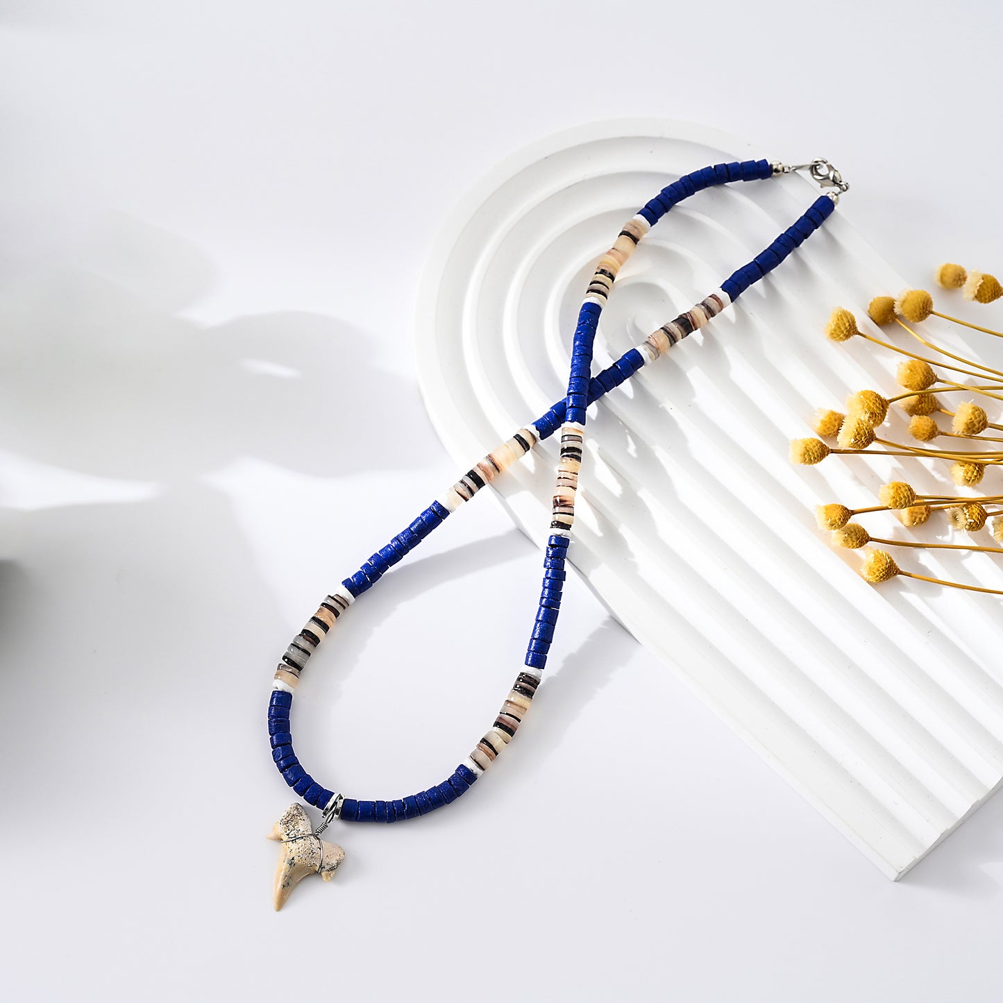 1pc Boho Beach Necklace, Natural Blue Puka Shell & Shark Tooth, Multicolor Beaded Accents, Unisex Summer Vacation/Beach Party/Casual Gift
