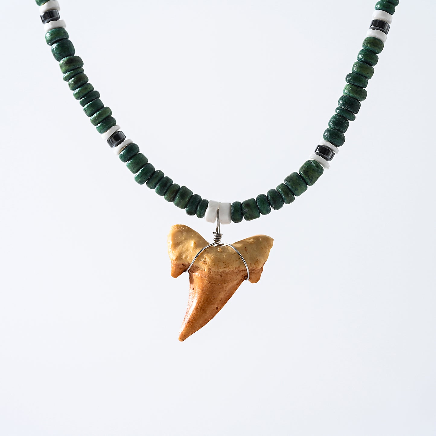 1pc Boho Beach Necklace, Faux Shark Tooth & Colorful Beads (Blue/Red/Green/Turquoise), Silver Accents, Unisex Summer Vacation/Pool Party/Festival Accessory