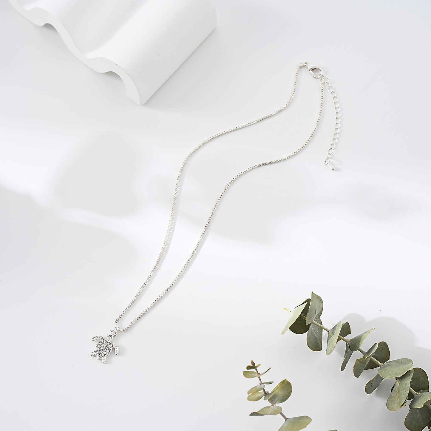 1pc Minimalist Style Silver Turtle Necklace, Crystal - Encrusted Pendant & Box Chain, Adjustable Clasp, Women's Everyday Wear/Date Night/Formal Gift