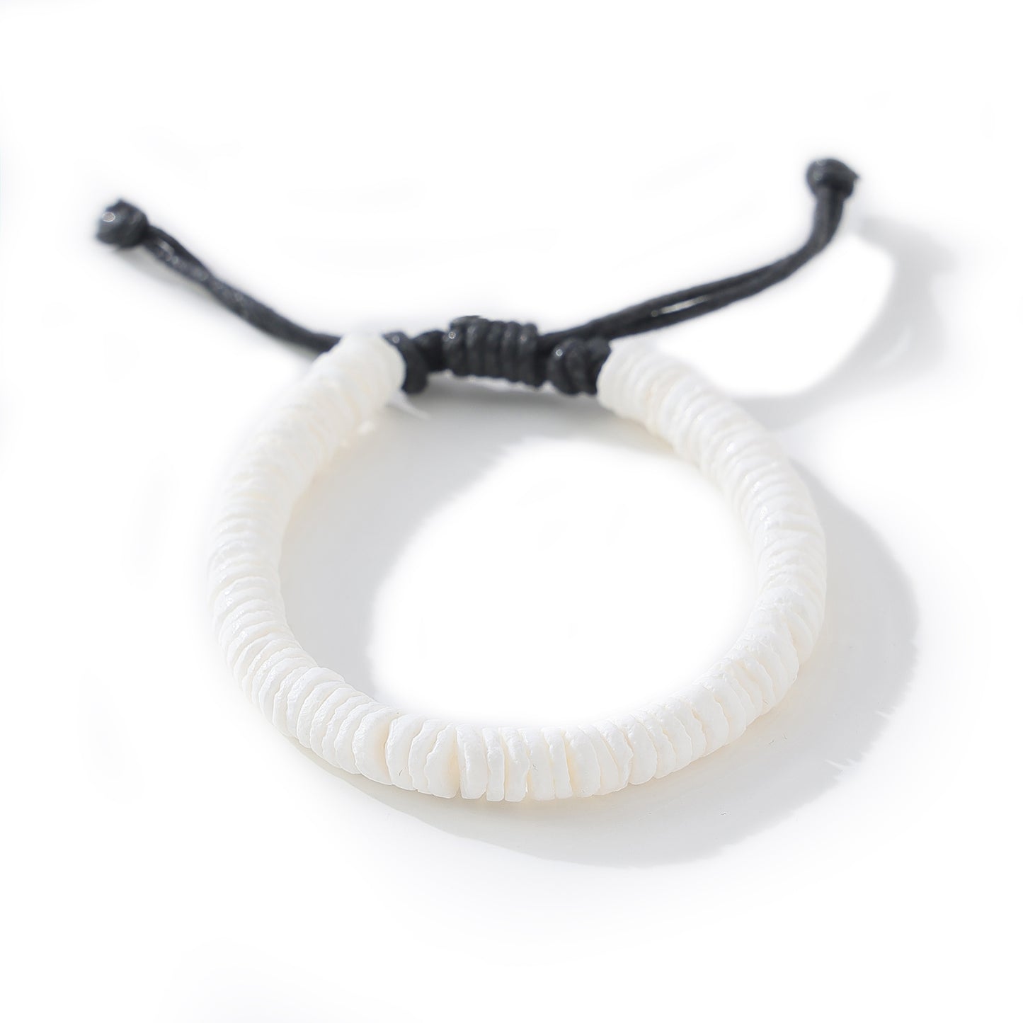 2 Styles Assorted Chip - Style Hishi Shell Adjustable Bracelets for Women and Men - Bohemian Beach - Inspired Jewelry （Random）