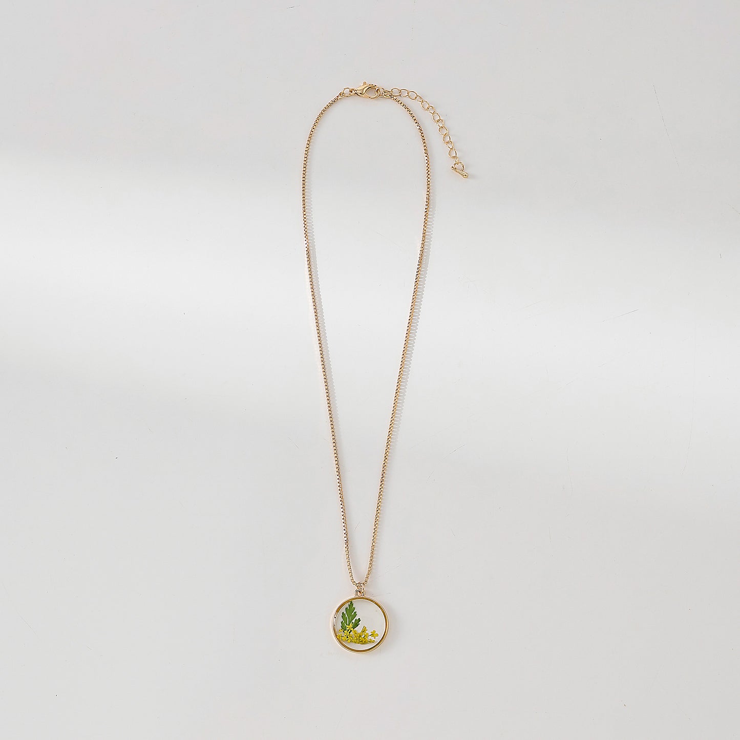 pressed flowers on golden chain Necklace