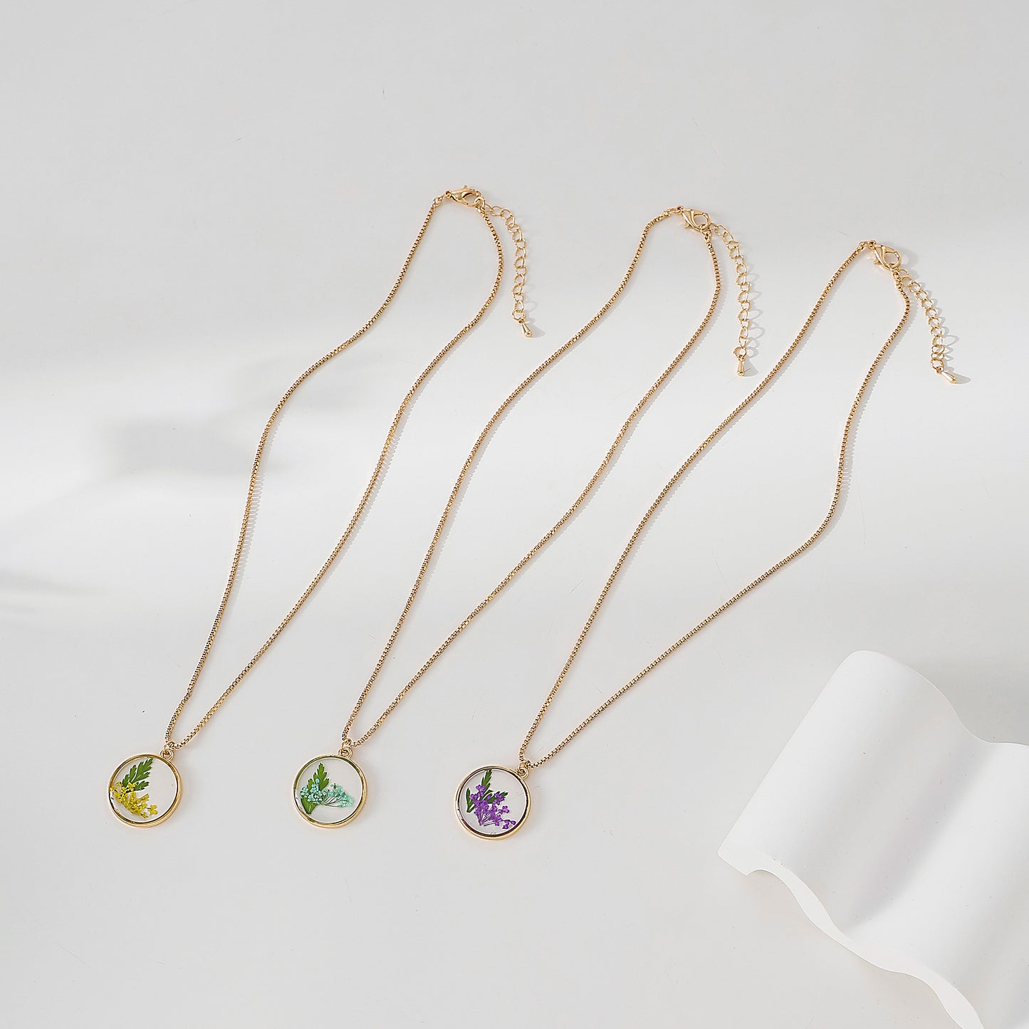 pressed flowers on golden chain Necklace