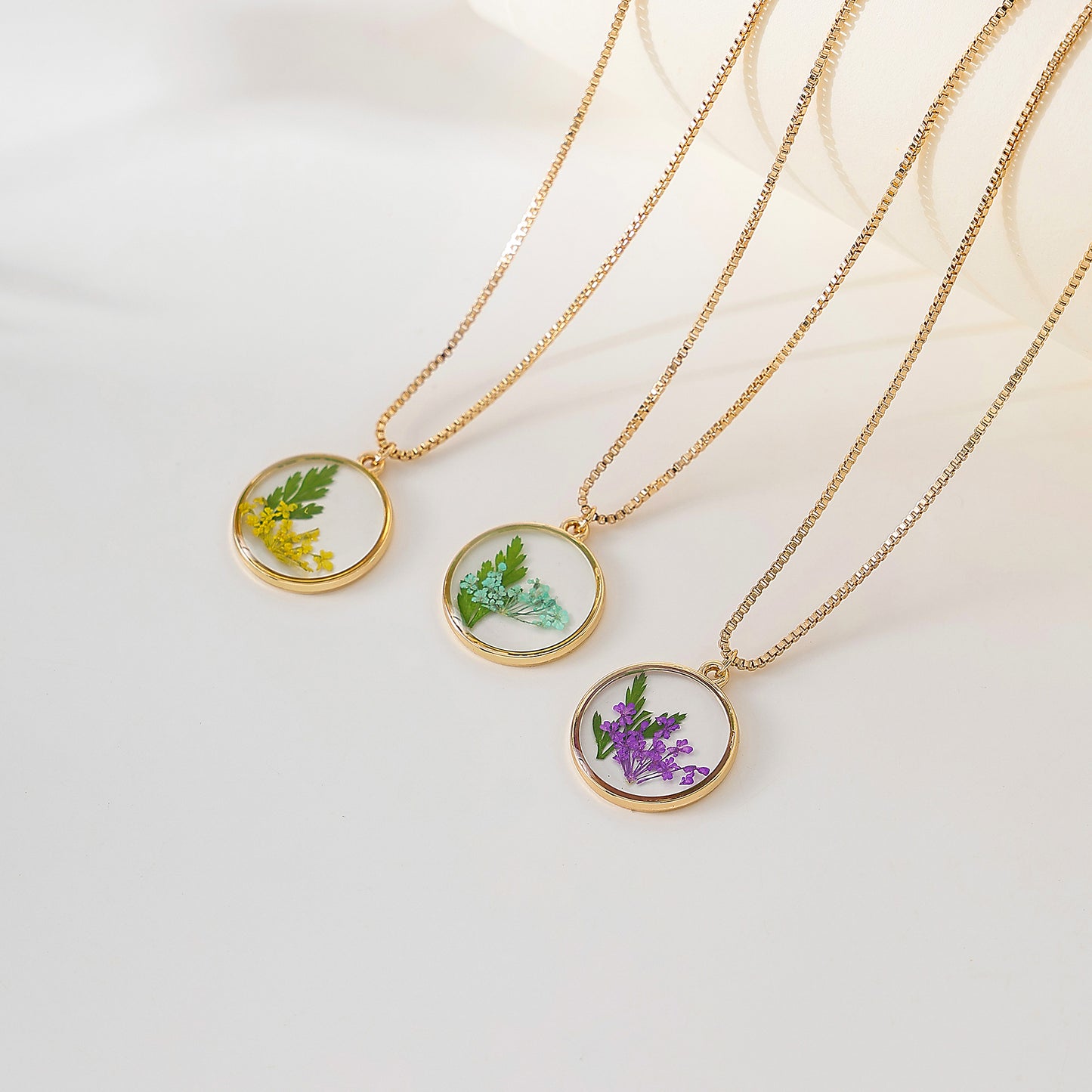 pressed flowers on golden chain Necklace