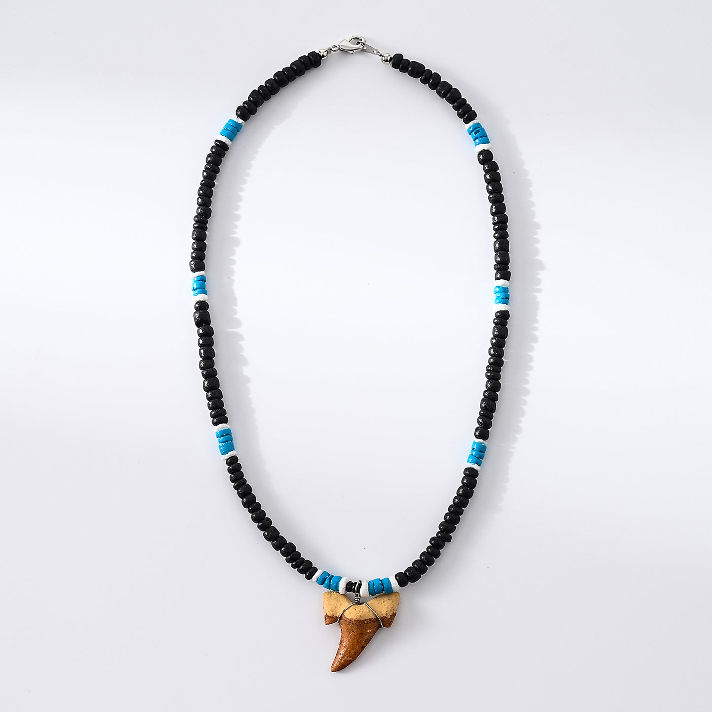 1pc Men's Minimalist Shark Tooth Necklace with Black Beads & Blue-White Accents - Natural Shell Pendant, Beach Jewelry for Summer Outings/Casual Wear