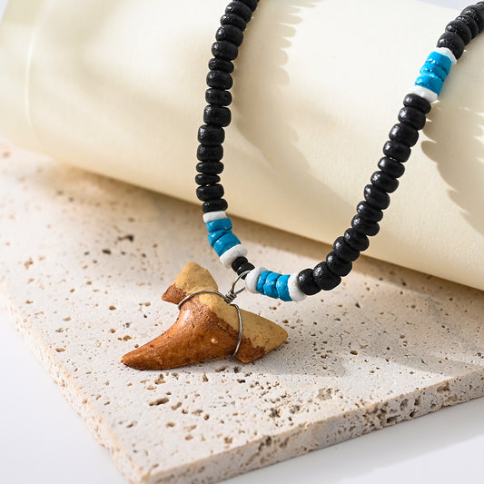 1pc Men's Minimalist Shark Tooth Necklace with Black Beads & Blue-White Accents - Natural Shell Pendant, Beach Jewelry for Summer Outings/Casual Wear