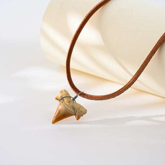 1pc Boho Beach Necklace, Brown Suede Cord & Shark Tooth Pendant, Silver-Accented Metal Wire, Unisex Summer Vacation/Beach Party/Casual Gift