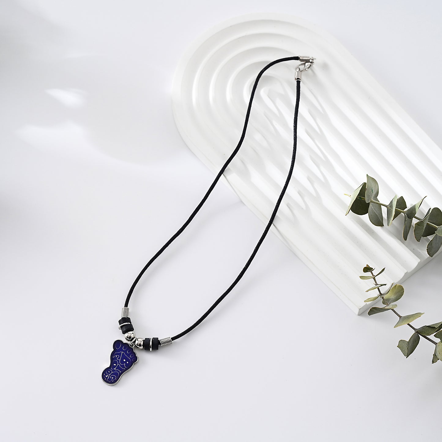 1pc Mood Foot Print with the words Big Foot inside Necklace Street Style Pendant Necklace, Black Rope Chain with Blue Footprint Pendant,  Silver Beads, Unisex Gift for Music Lovers/Festivals/Casual Wear