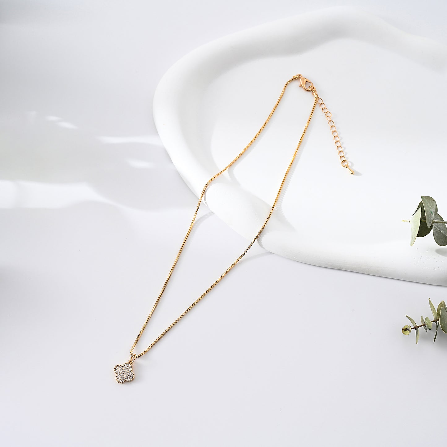 1pc Vintage Gold-Plated Necklace, Full Diamond-Covered Clover Pendant, Square Chain, Women's Valentine's Day/Anniversary/Formal Gift
