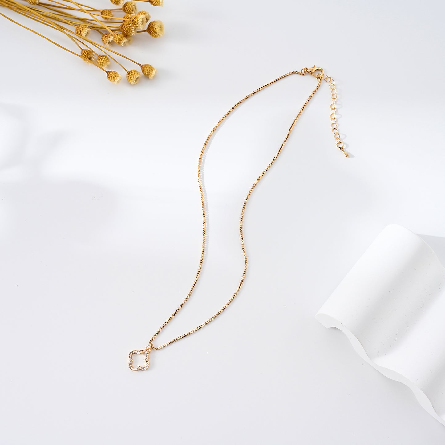 1pc Elegant Gold-Plated Necklace, Diamond-Encrusted Clover Pendant, Square Chain, Women's Valentine's Day/Anniversary/Formal Event Gift