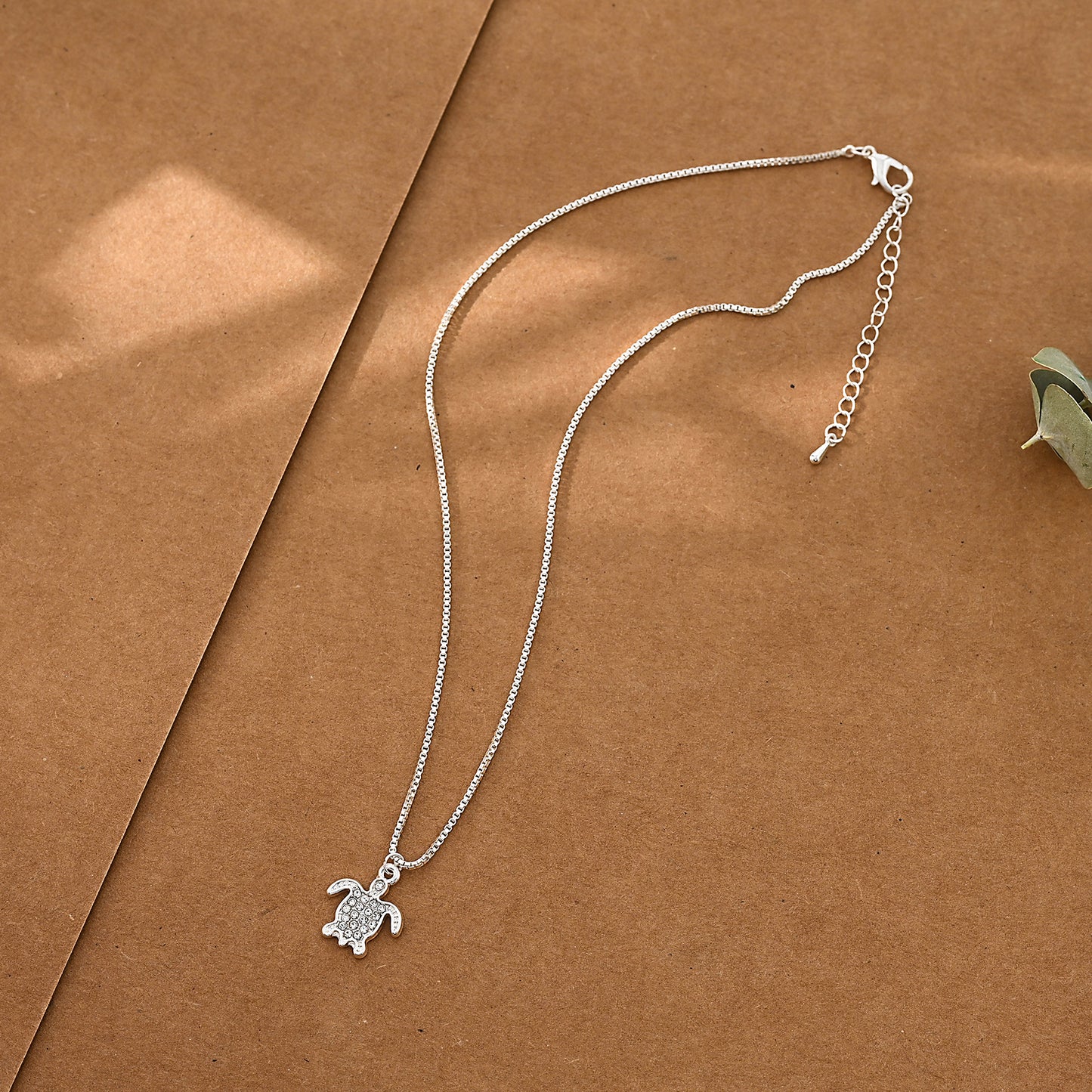 1pc Minimalist Style Silver Turtle Necklace, Crystal - Encrusted Pendant & Box Chain, Adjustable Clasp, Women's Everyday Wear/Date Night/Formal Gift